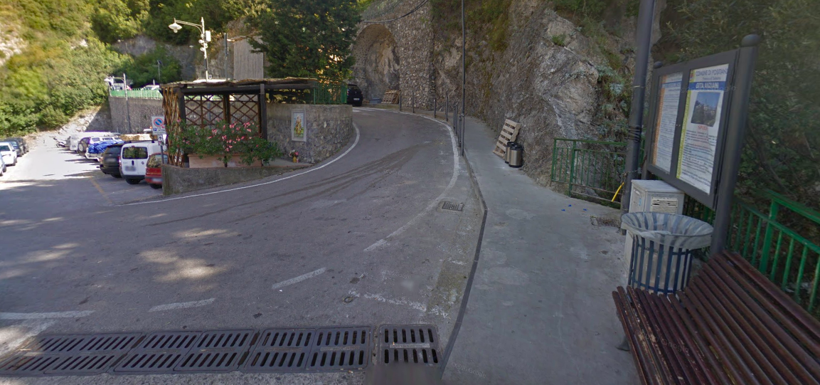 Bus stop arrival point in Nocelle
