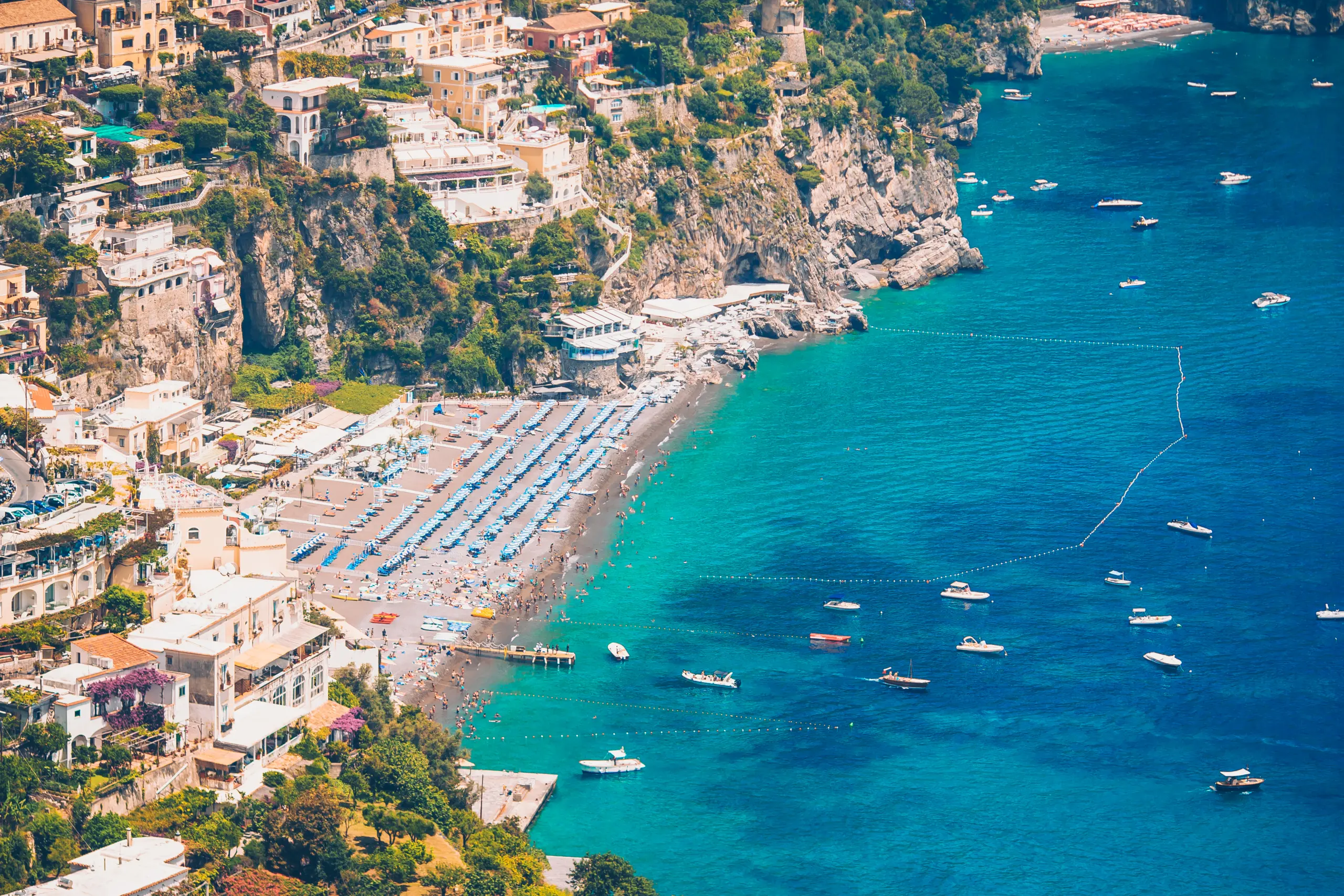 Plages de Positano : Sable, soleil et criques secrètes