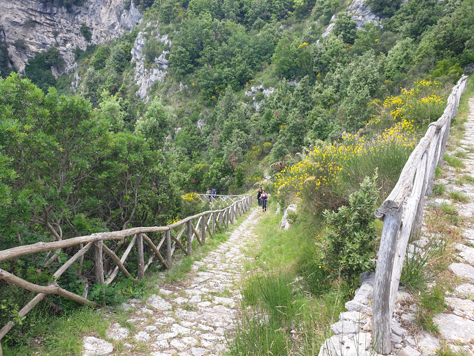 Santa Maria del Castello: Mountain Village Hike