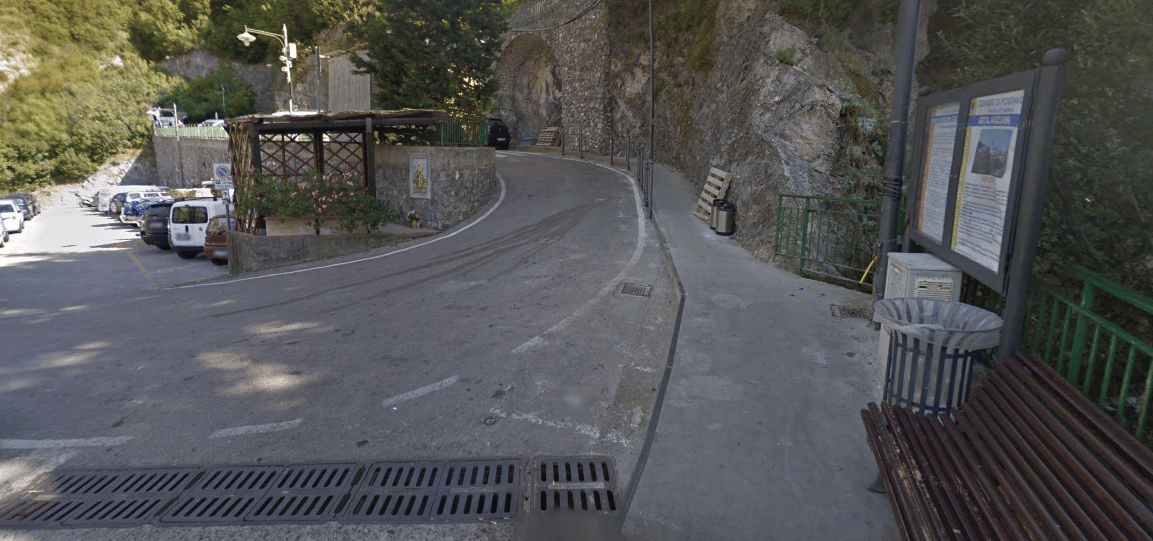 Bus stop arrival point in Nocelle