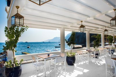Plage de Laurito : Joyau caché sous les falaises