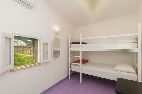 Twin All-Female Room