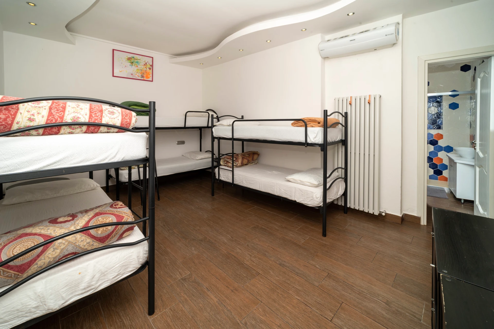 Mixed Ensuite Dorm