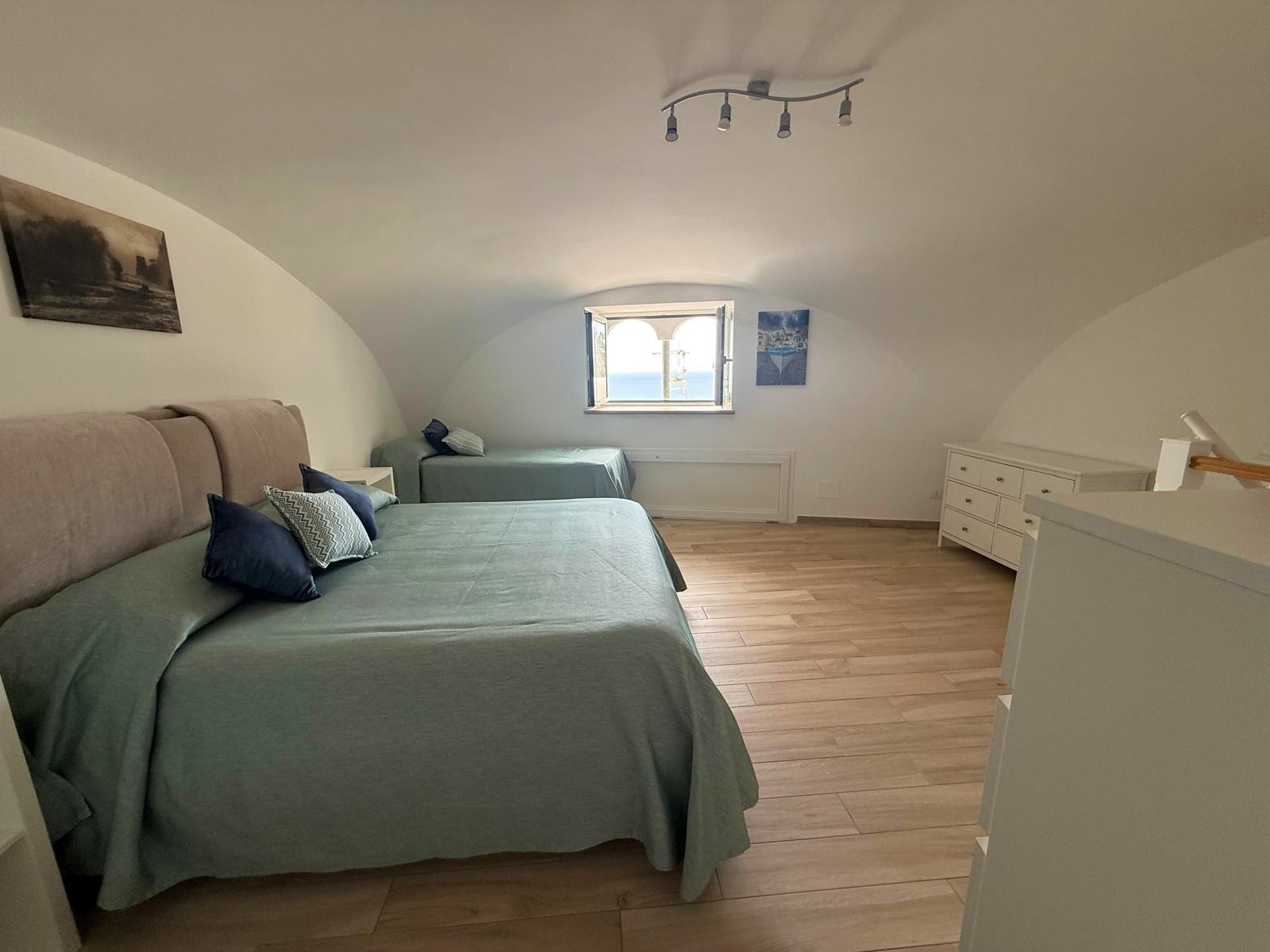 Private Serviced Apartment in Positano